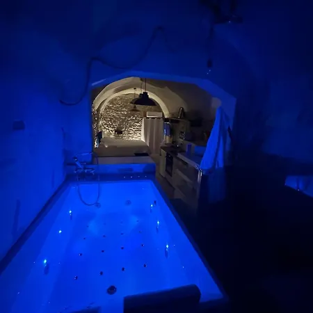 Secrete Avec Jacuzzi Ambiance Romantique Apartment